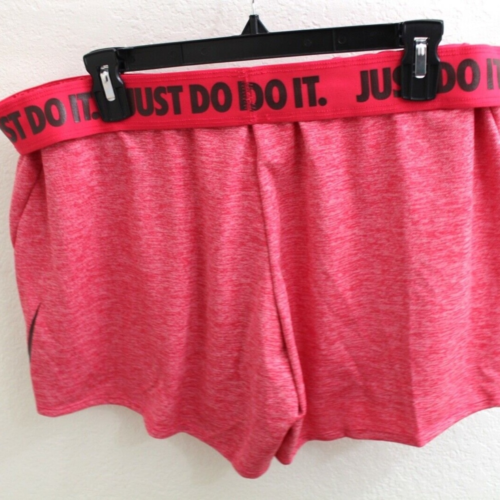 New Nike Women's Size Large Dry Attack Shorts - Picture 3 of 5